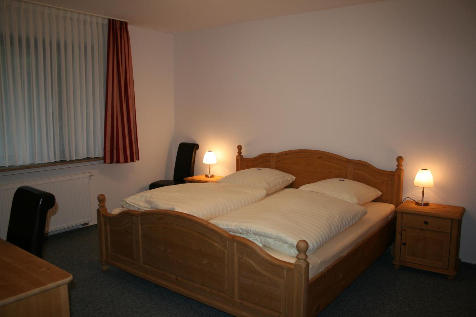 Hellmanns Hotel Bremers Bauerndiele Wiefelstede Экстерьер фото