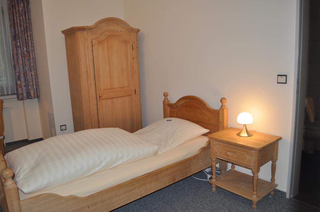 Hellmanns Hotel Bremers Bauerndiele Wiefelstede Экстерьер фото