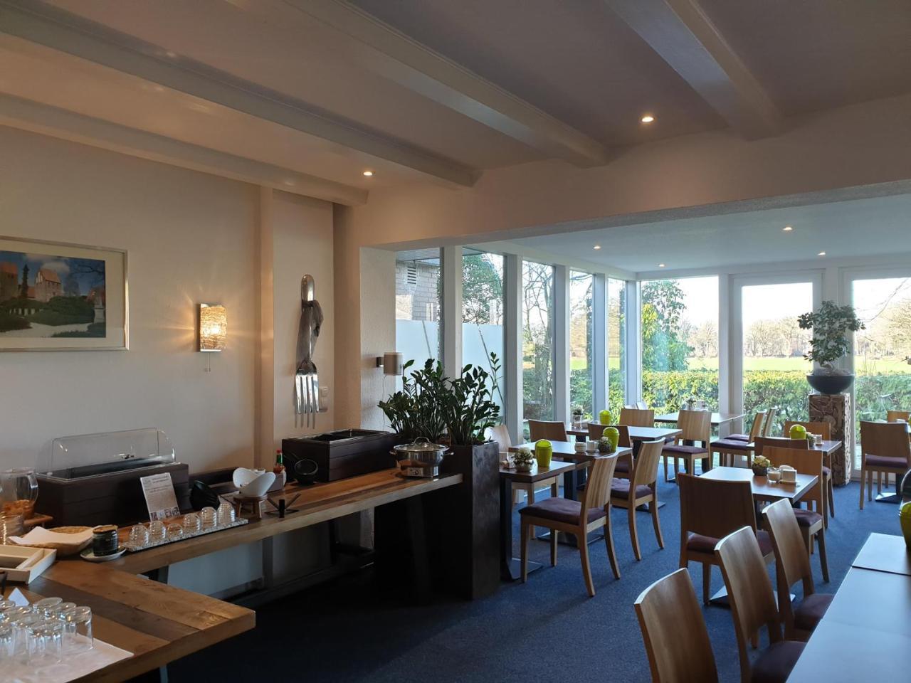 Hellmanns Hotel Bremers Bauerndiele Wiefelstede Экстерьер фото