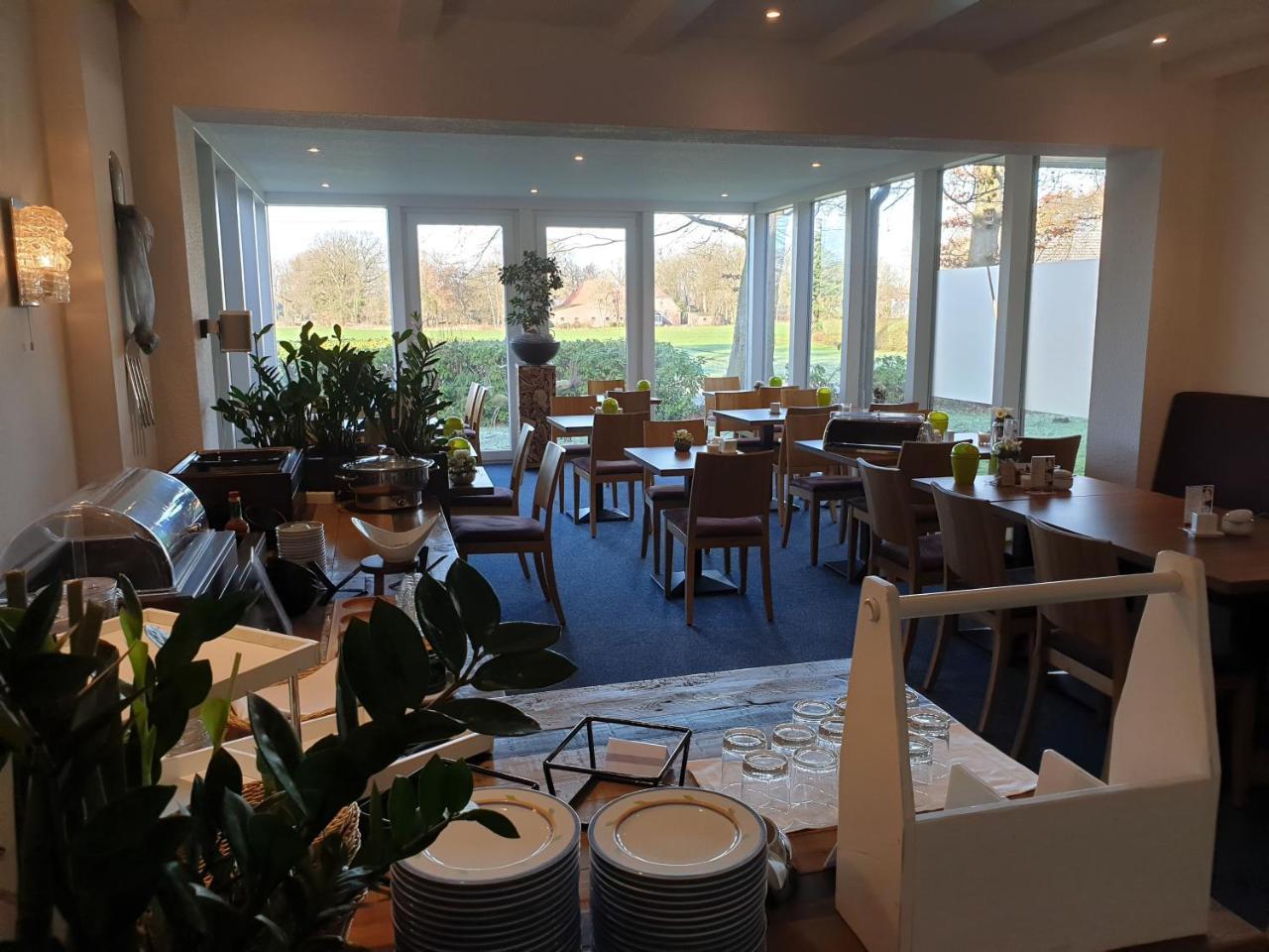 Hellmanns Hotel Bremers Bauerndiele Wiefelstede Экстерьер фото
