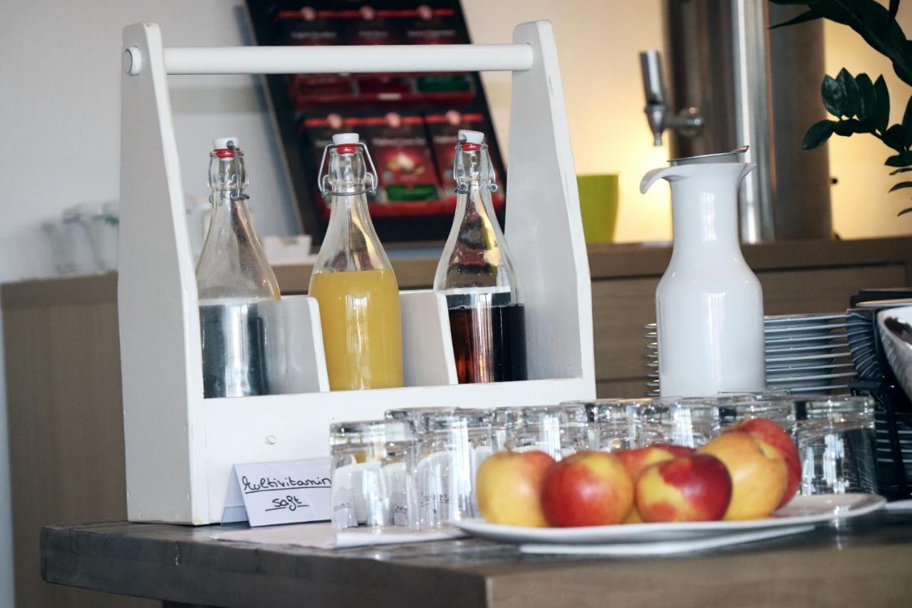Hellmanns Hotel Bremers Bauerndiele Wiefelstede Экстерьер фото
