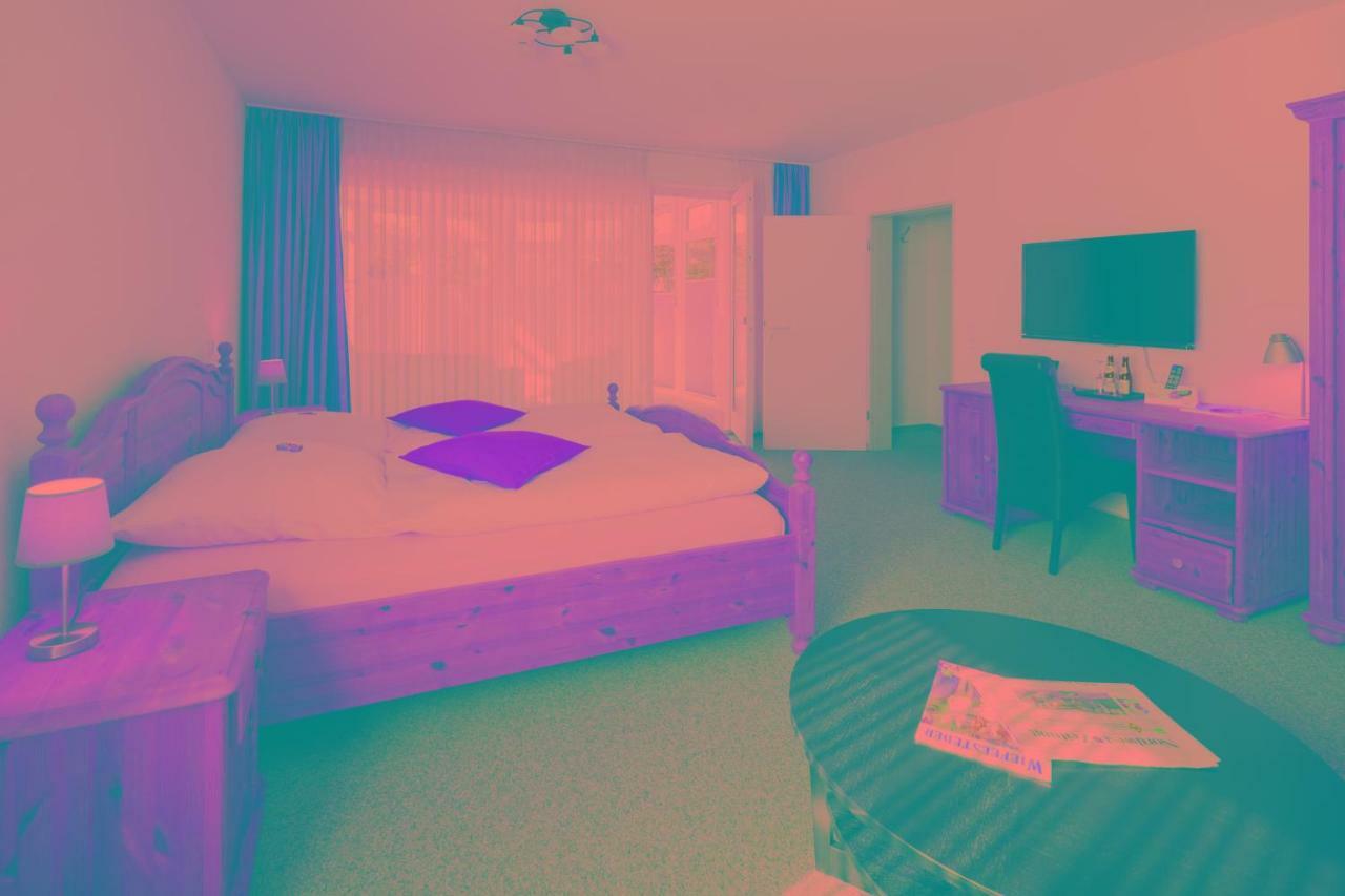 Hellmanns Hotel Bremers Bauerndiele Wiefelstede Экстерьер фото